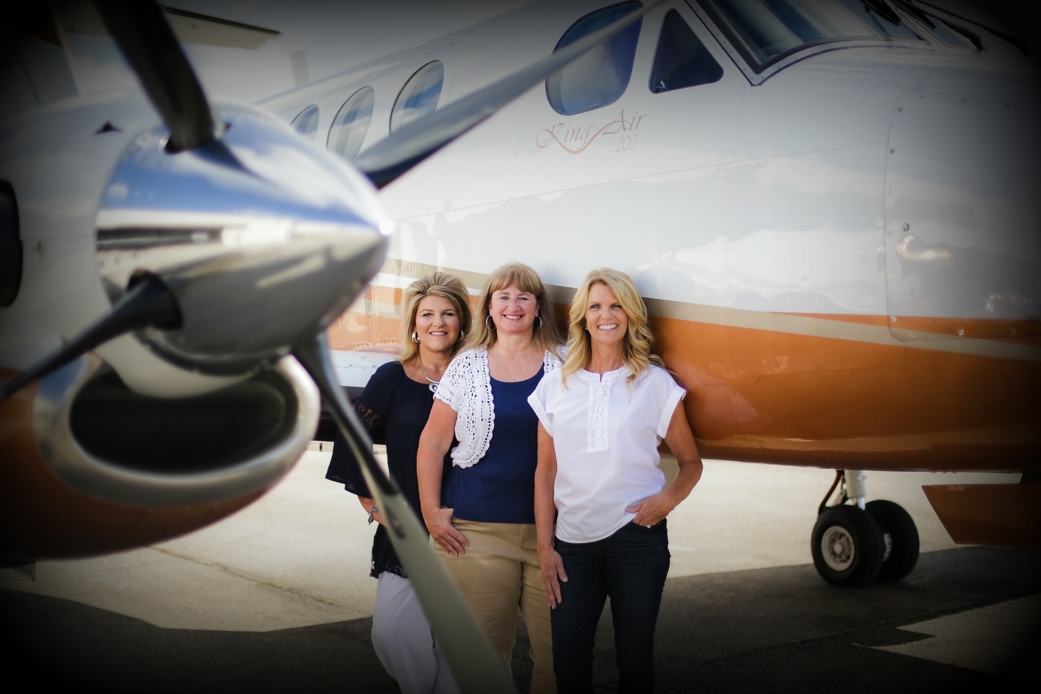 Some of our agents waiting to help you with an awesome vacation!